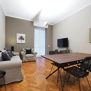 Contempora - Cavallotti 13 - B23 Milán